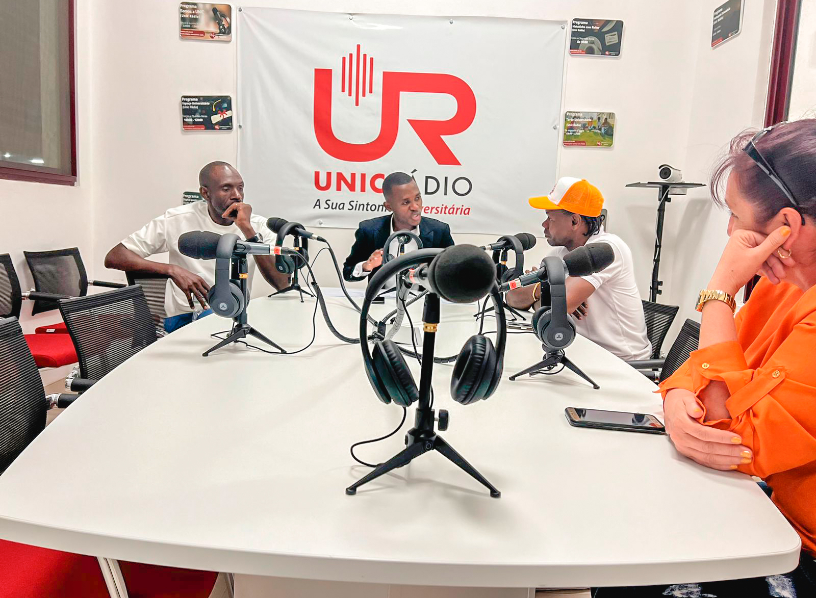 Akwá, Felisberto Chamuanga, Bern Chissende - UNIC RÁDIO