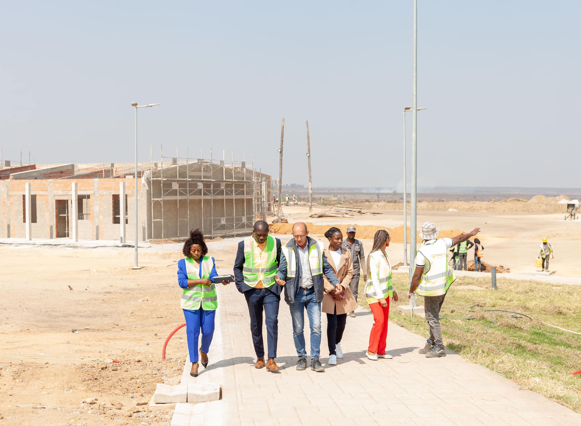 Unic-direcção-geral-espe-obras-vila-residencial12