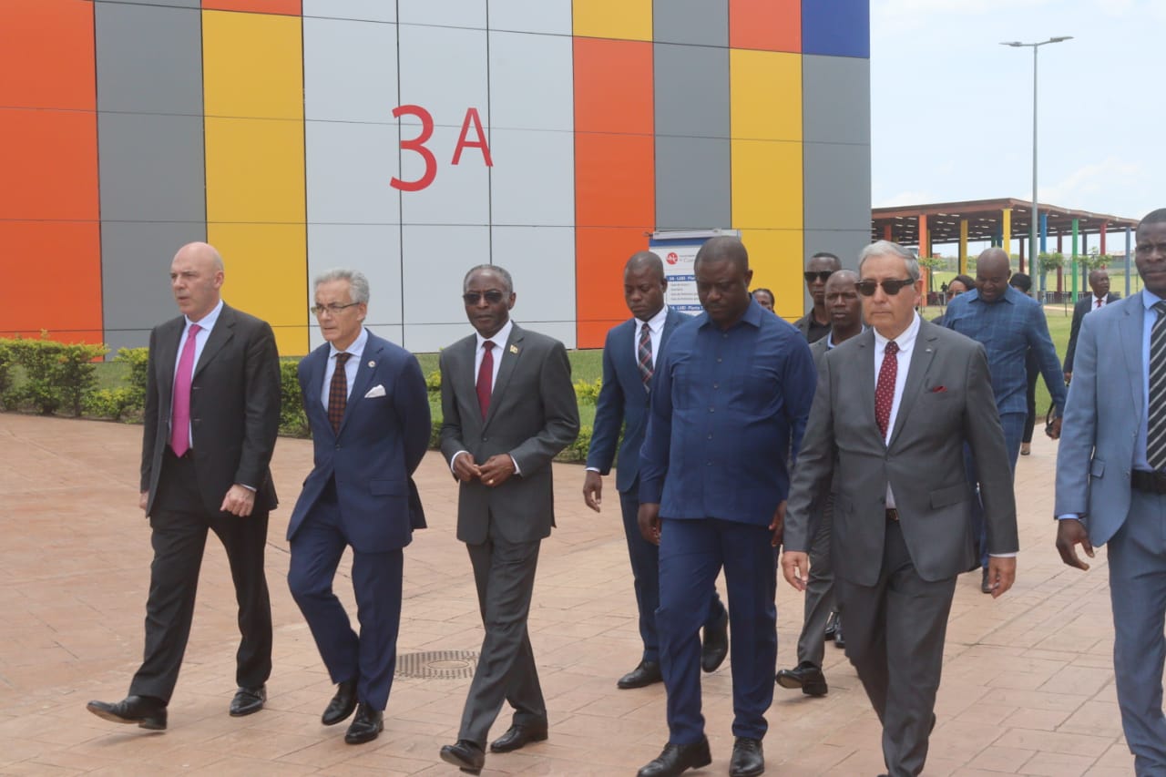 visita do ex-vice-presidente de Angola, o Dr. Bornito de Sousa