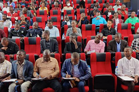 A Universidade do Cuanza organiza sessão informativa para docentes colaboradores