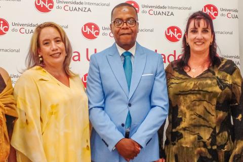 Reitor-vice-reitora-e-decanas-tomada-de-posse-unic
