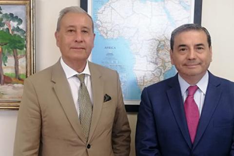 Dr. Carlos Roberto Jelvez Martinez e Dr. Juan Manuel Pinto Vasquez