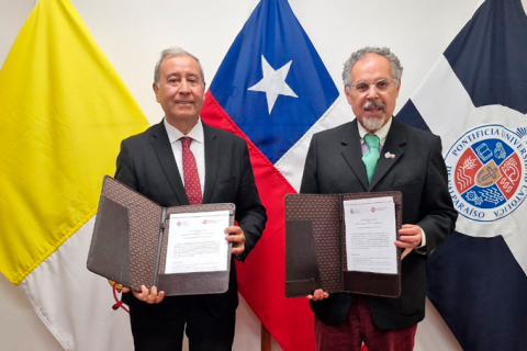 Assinatura de Acordo coma Pontifícia Universidade