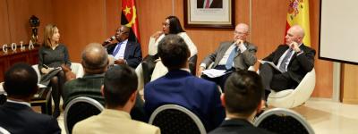 mesa redonda aniversário visita Reis de Espanha a Angola-UNIC